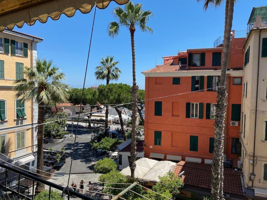 Appartamento Incantevole In Piazza Bresca, Sanremo Exterior foto