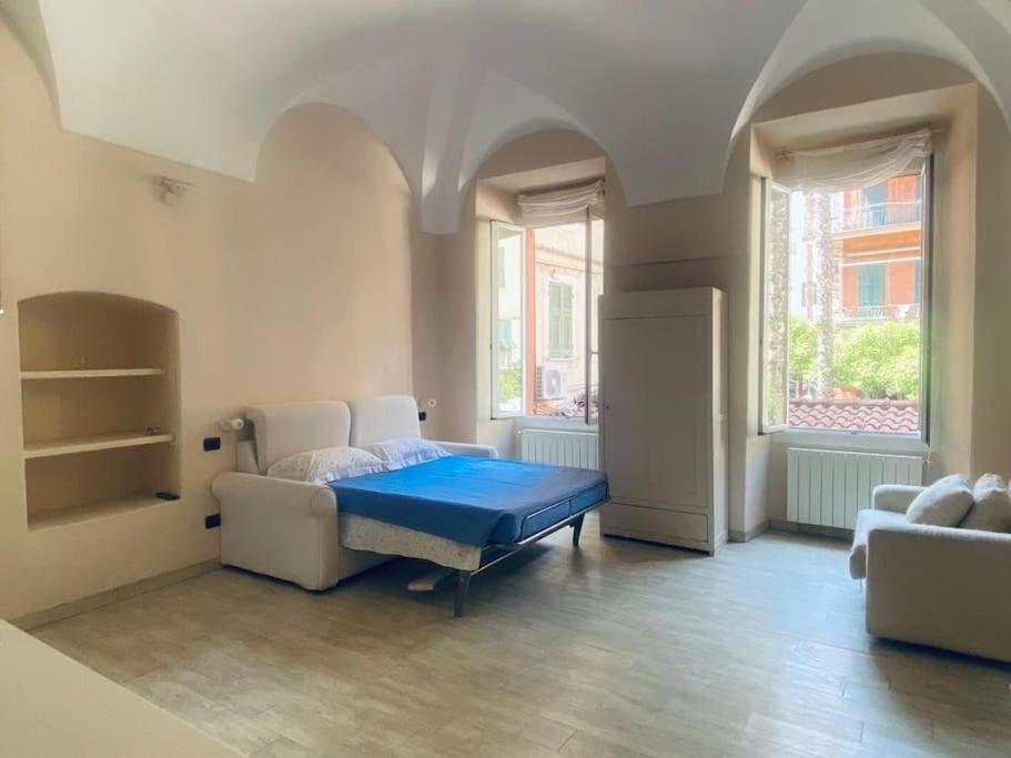 Appartamento Incantevole In Piazza Bresca, Sanremo Exterior foto